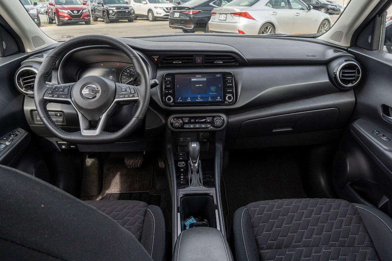 2022 Nissan Kicks SV