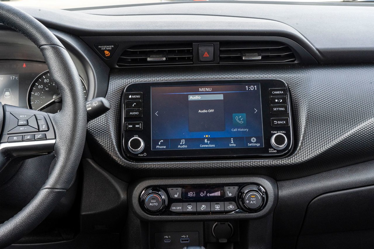 2022 Nissan Kicks SV