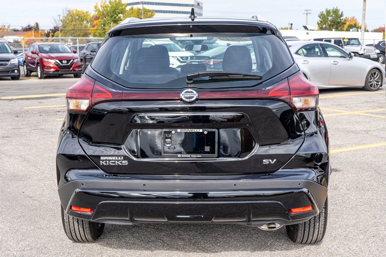 2022 Nissan Kicks SV