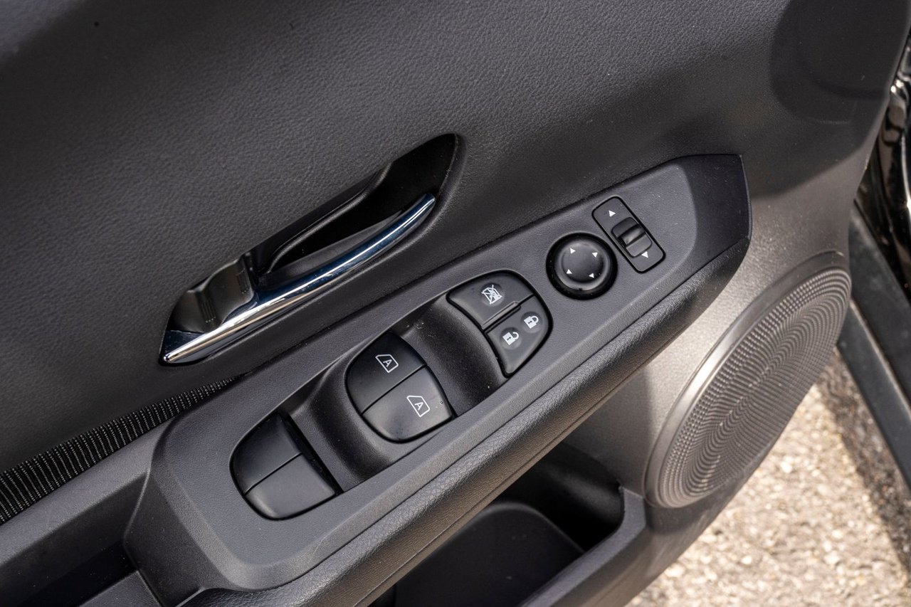 2022 Nissan Kicks SV