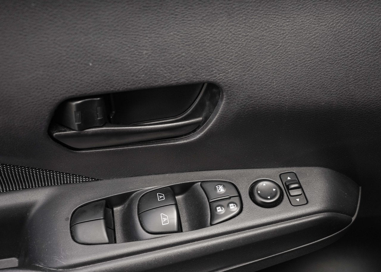 2020 Nissan Kicks S FWD