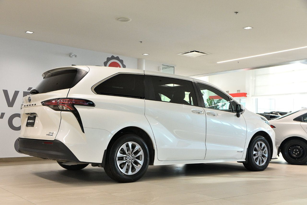 2021 Toyota Sienna Hybrid