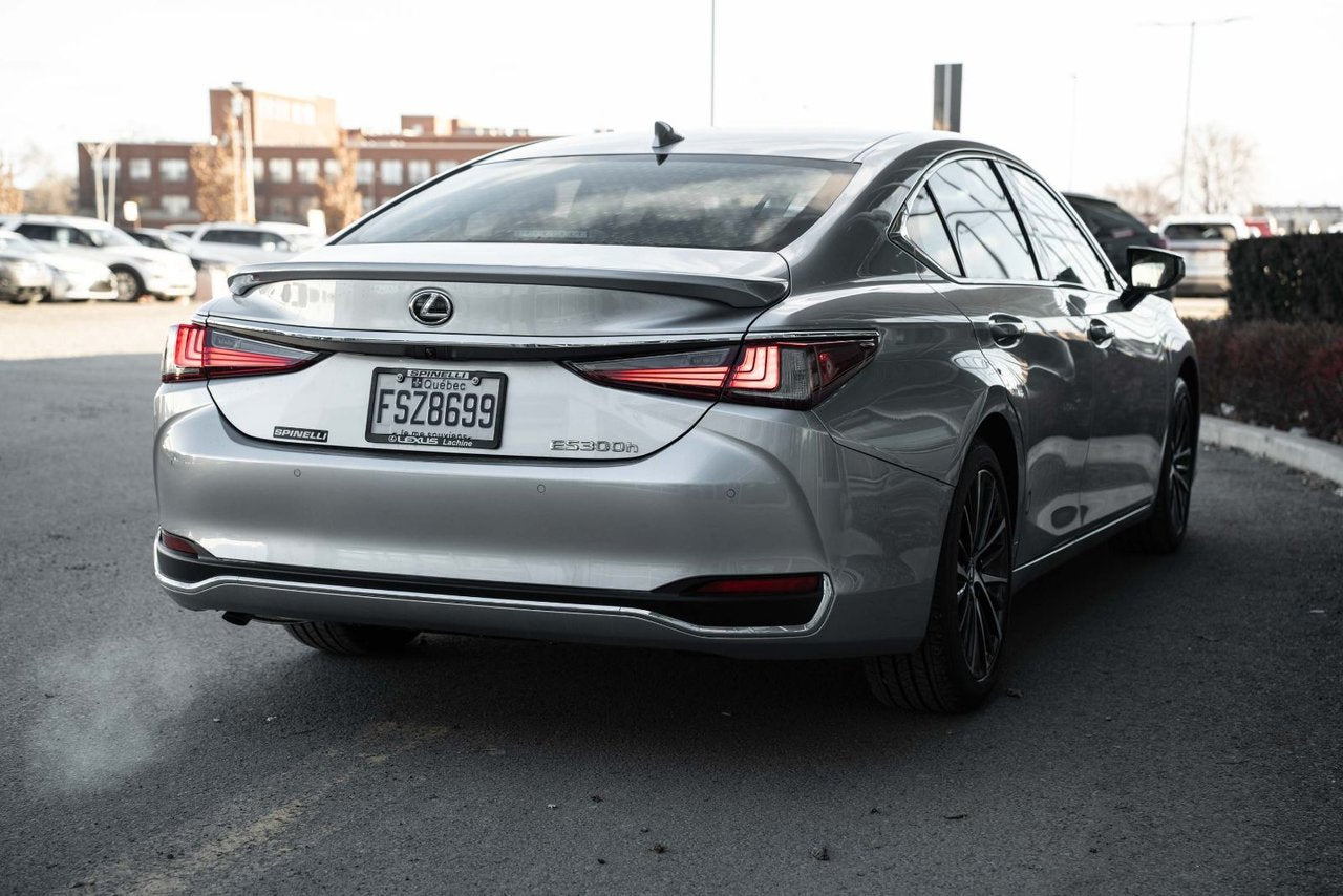 2024 Lexus ES HYBRID