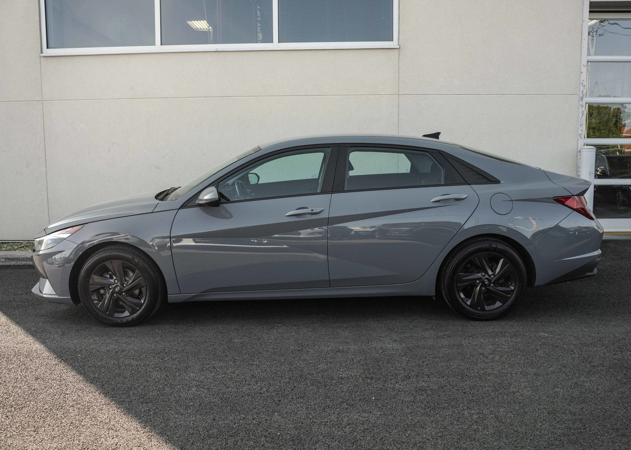 2022 Hyundai Elantra Preferred