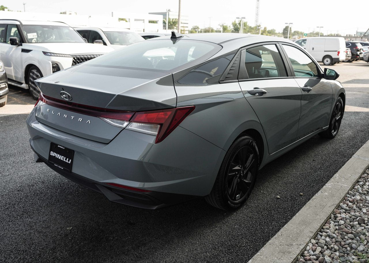 2022 Hyundai Elantra Preferred