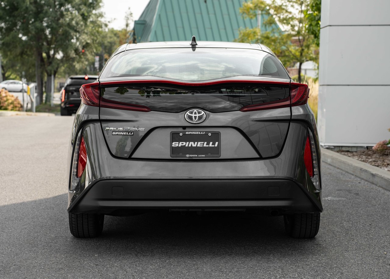 2021 Toyota PRIUS PRIME