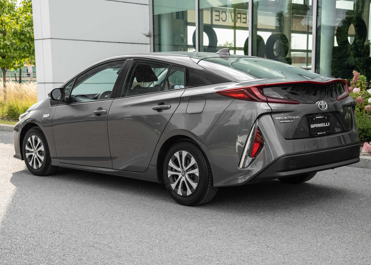 2021 Toyota PRIUS PRIME