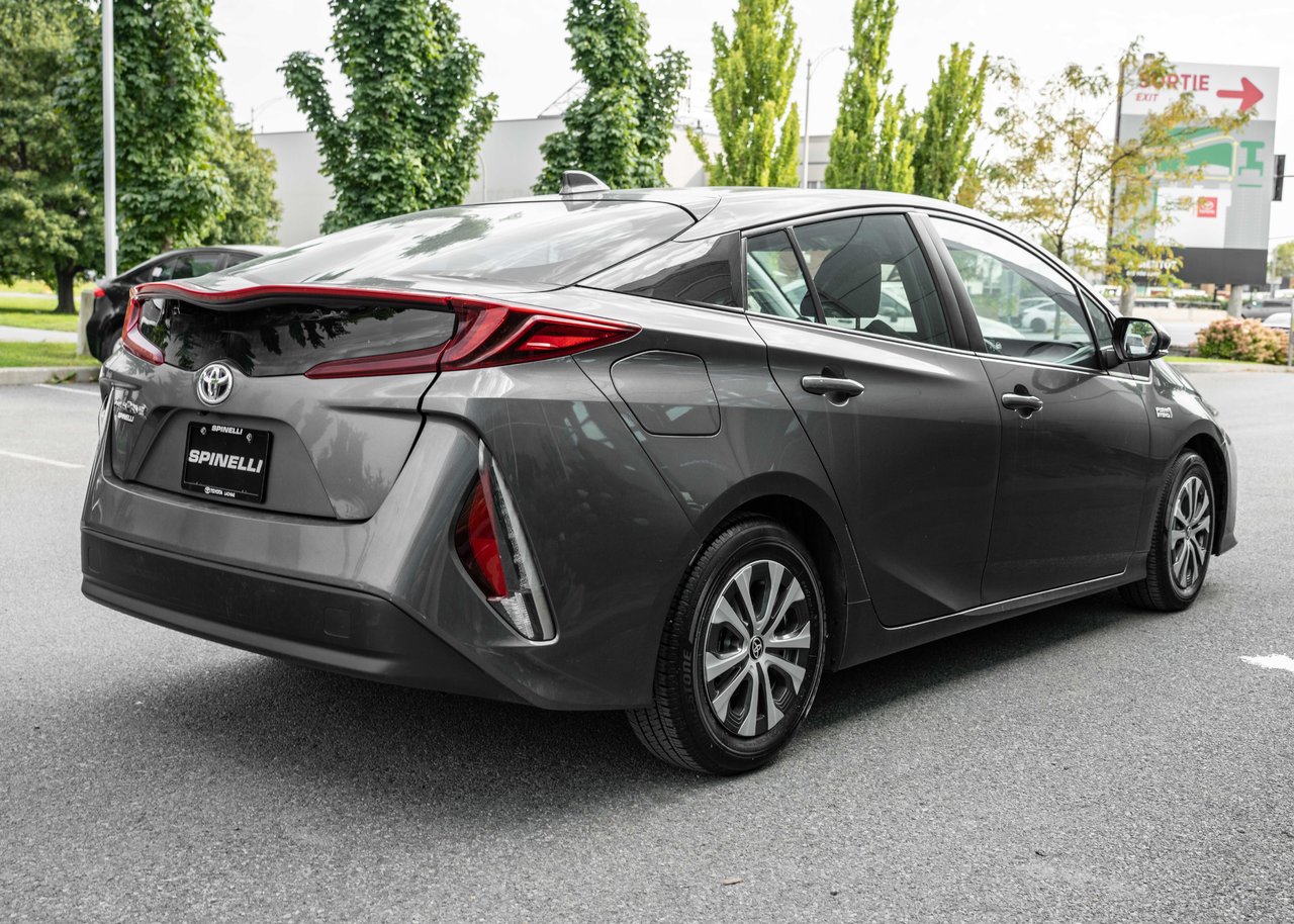 2021 Toyota PRIUS PRIME