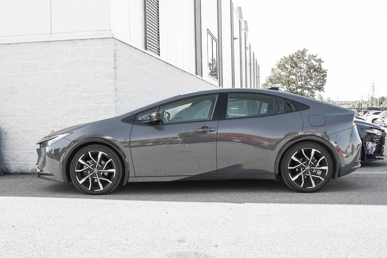 2024 Toyota PRIUS PRIME