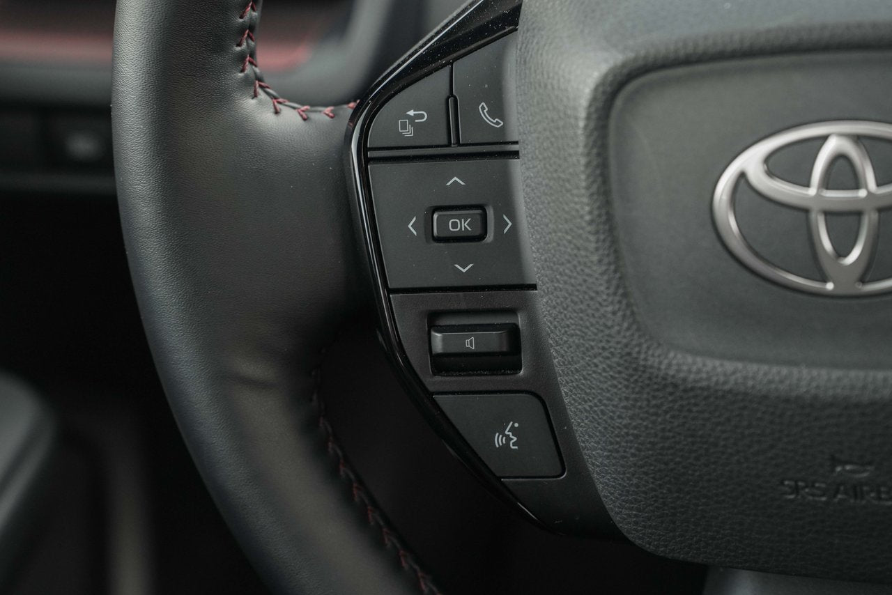 2024 Toyota PRIUS PRIME SE