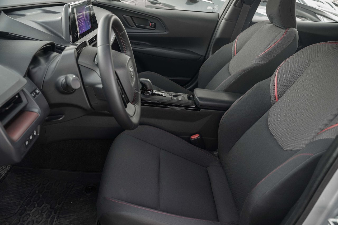 2024 Toyota PRIUS PRIME SE