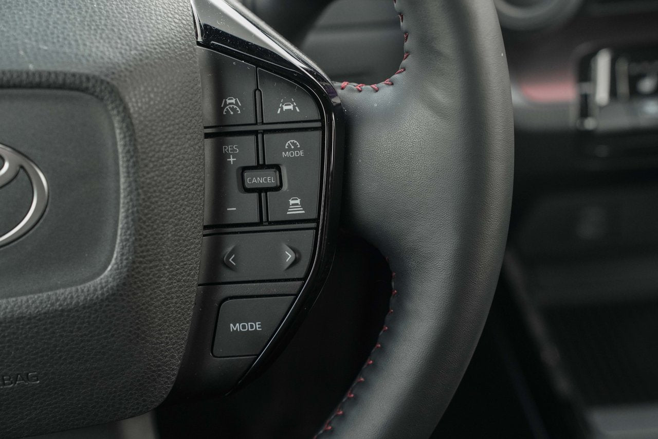 2024 Toyota PRIUS PRIME SE