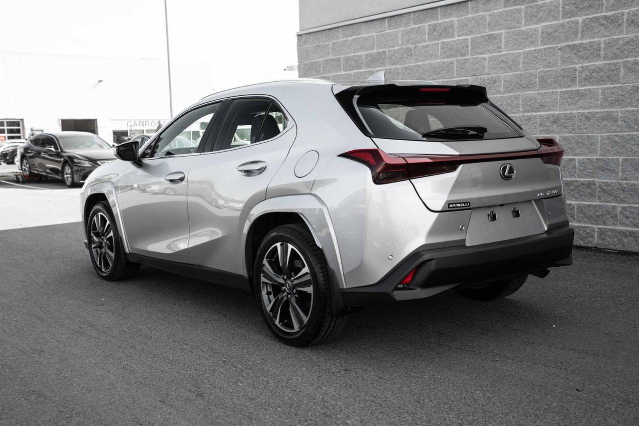 2025 Lexus UX HYBRID