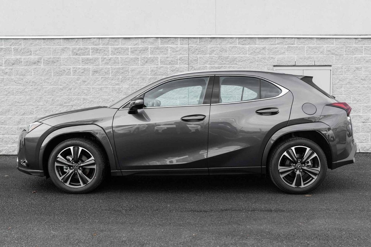 2025 Lexus UX HYBRID