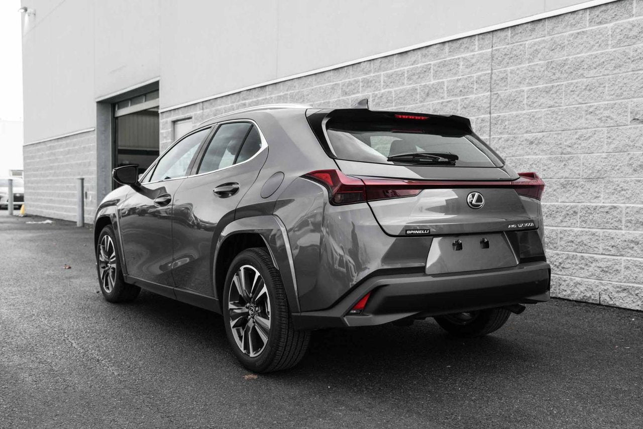 2025 Lexus UX HYBRID