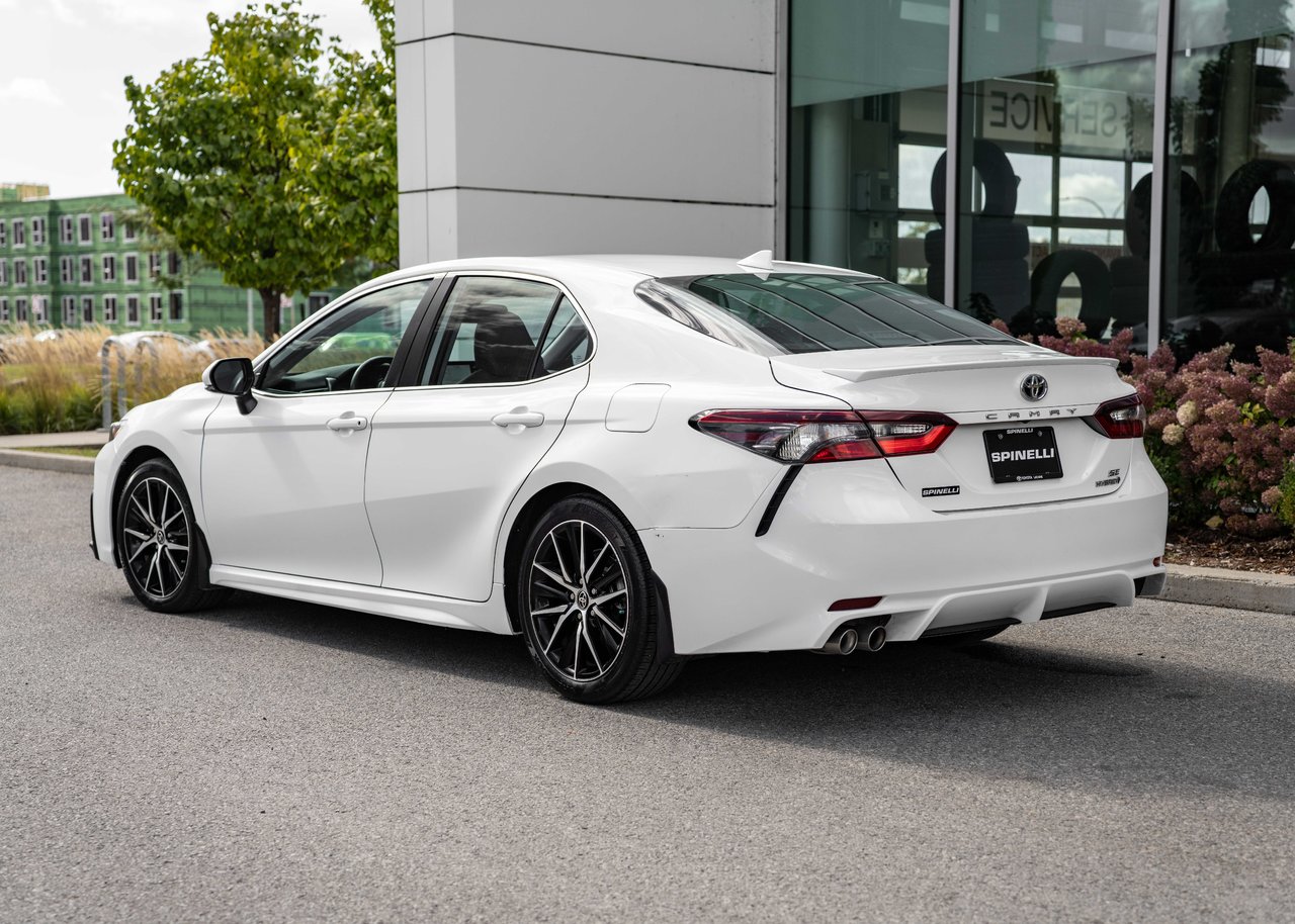 2022 Toyota Camry Hybrid