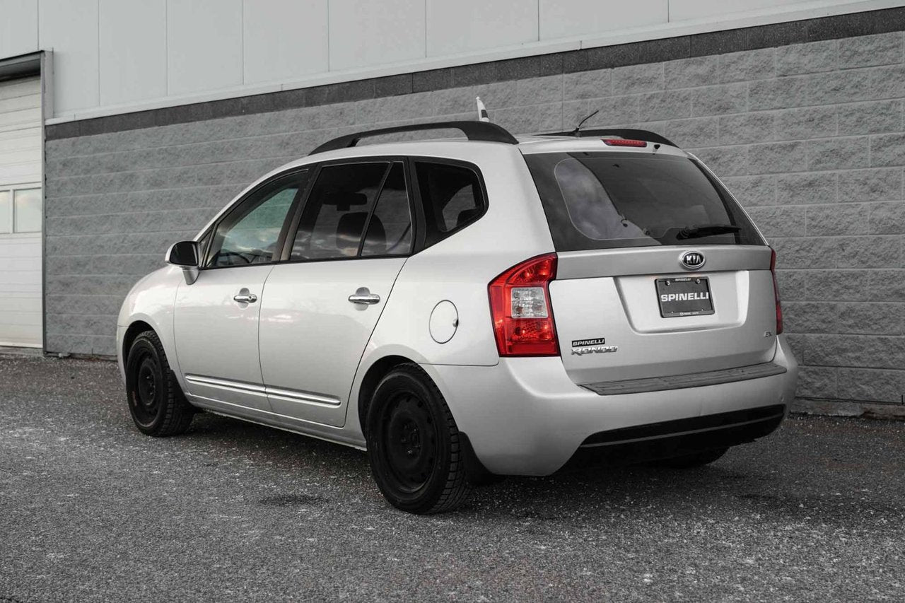 2010 Kia Rondo