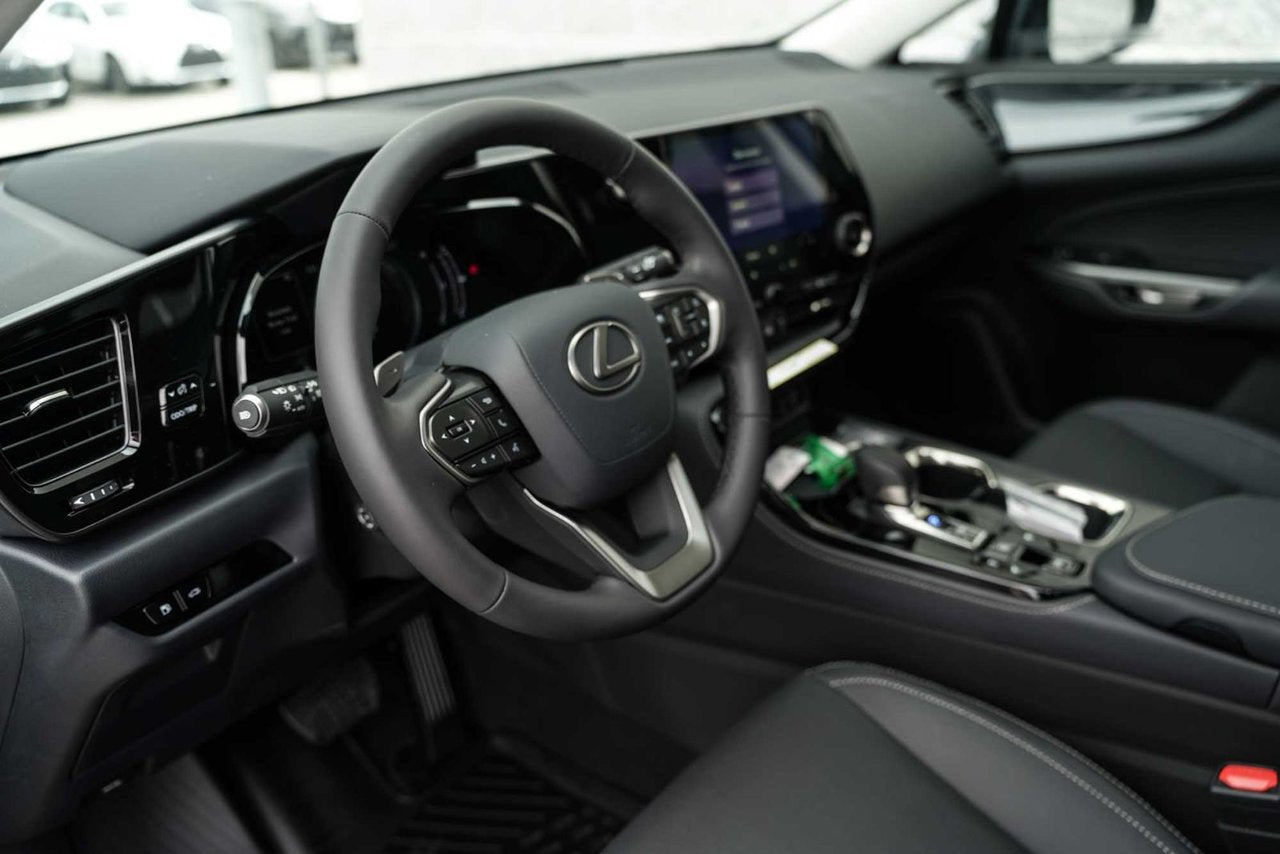 2025 Lexus NX HYBRID 350h
