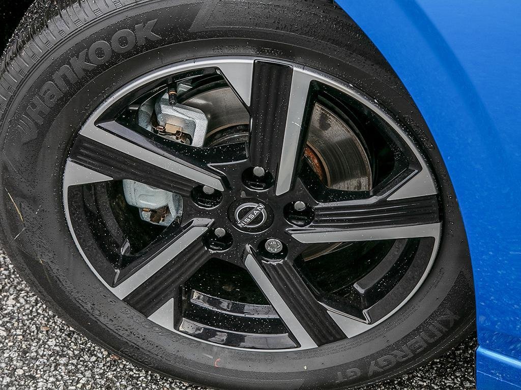 2025 Nissan Sentra SV MOONROOF