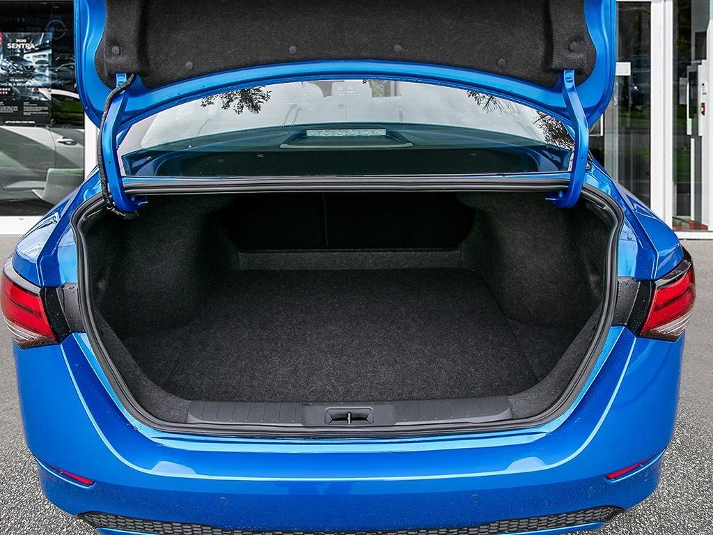 2025 Nissan Sentra SV MOONROOF