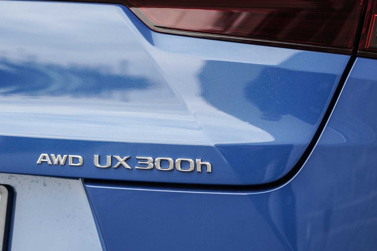 2025 Lexus UXH NONE