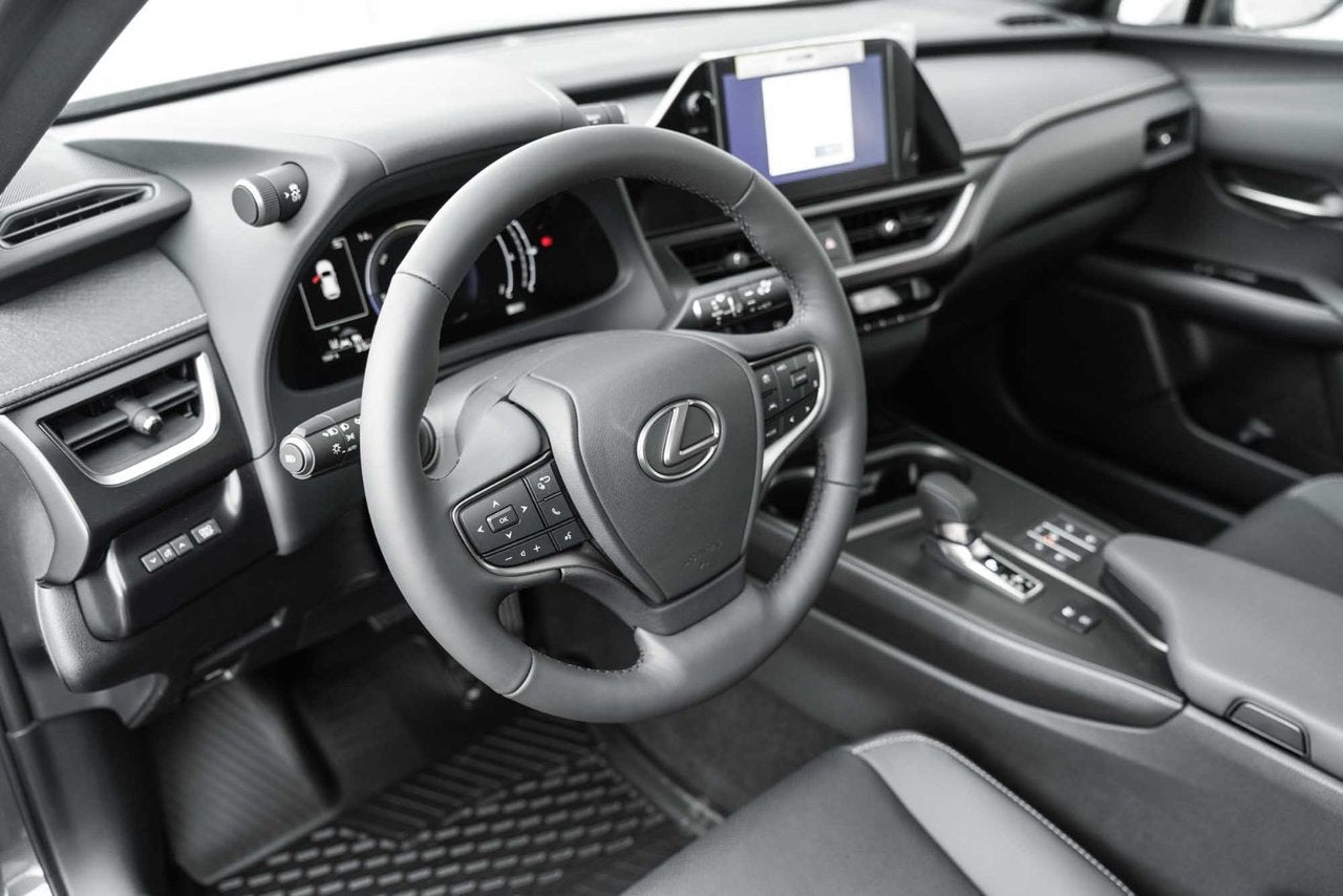 2025 Lexus UXH PREMIUM