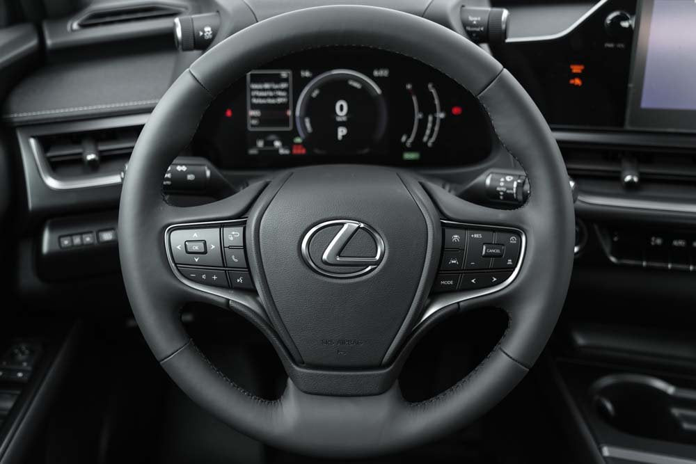 2025 Lexus UX HYBRID 300h