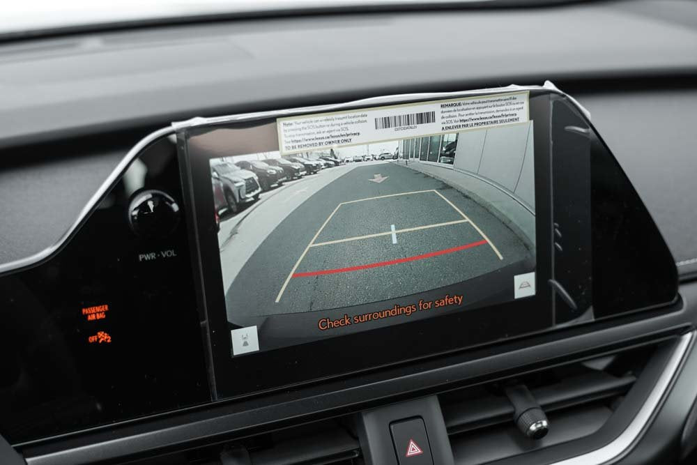 2025 Lexus UX HYBRID 300h