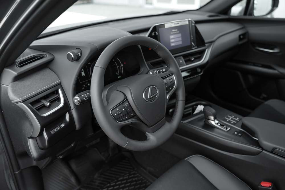 2025 Lexus UX HYBRID 300h