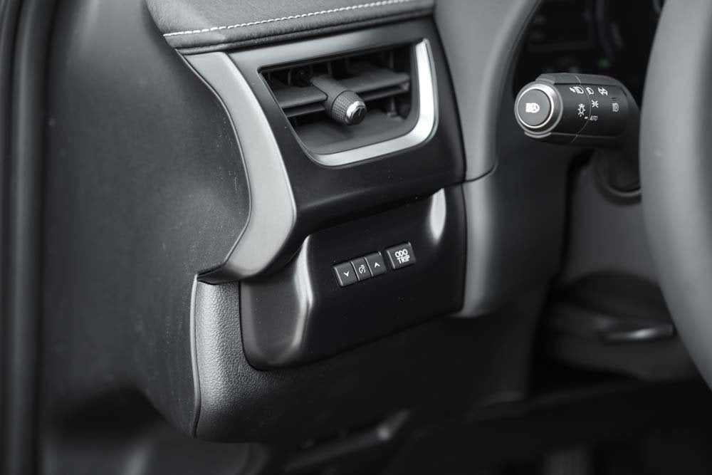 2025 Lexus UX HYBRID 300h