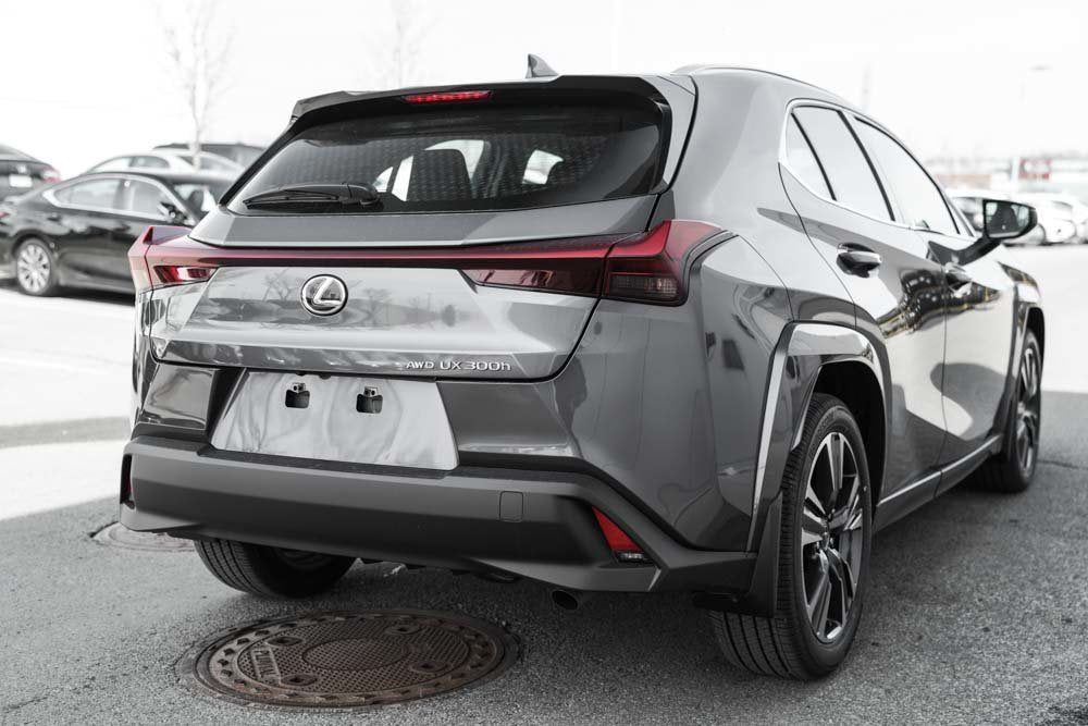 2025 Lexus UX HYBRID 300h