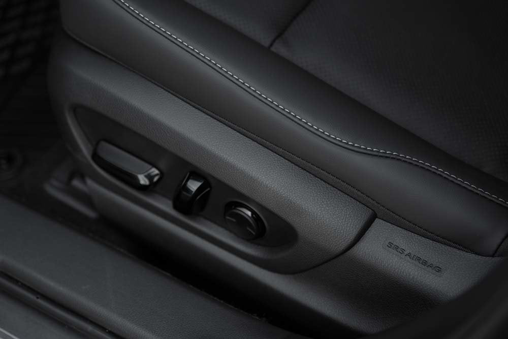 2025 Lexus UX HYBRID 300h