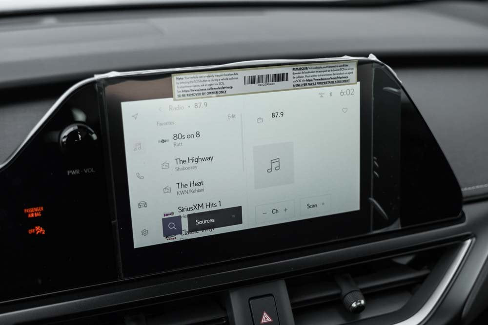 2025 Lexus UX HYBRID 300h