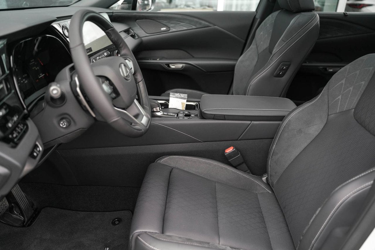 2025 Lexus RX Plug-In Hybrid 450h+