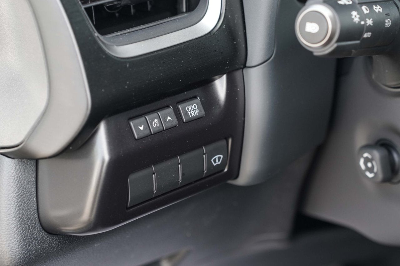 2025 Lexus UX HYBRID 300h