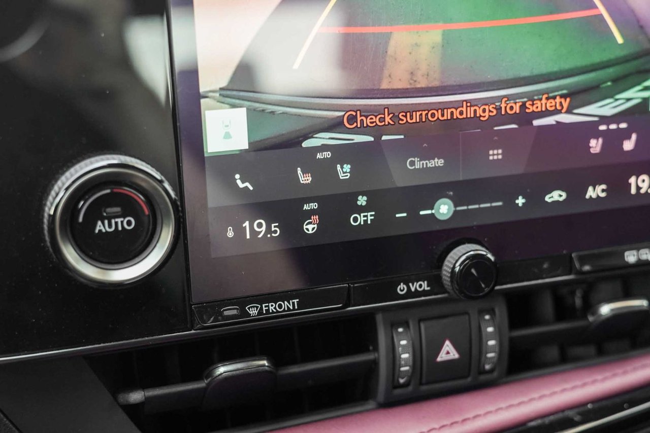 2024 Lexus NX 350h 350h PREMIUM HYBRIDE AWD CUIR ROUGE TOIT