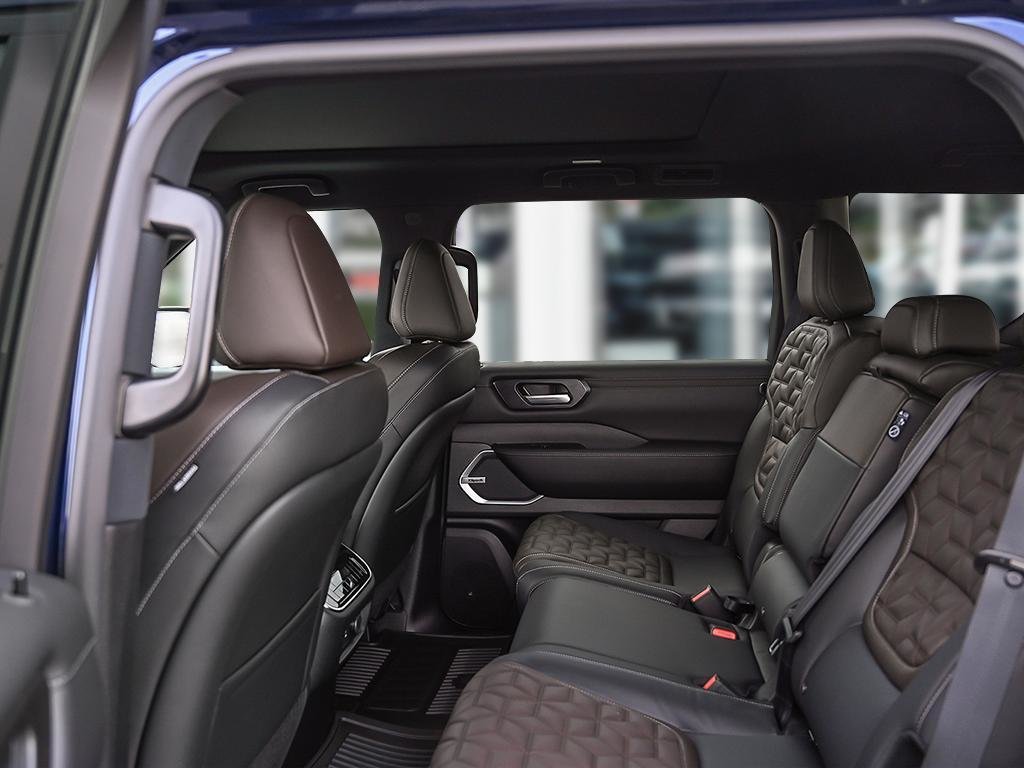 2025 Nissan Armada Platinum