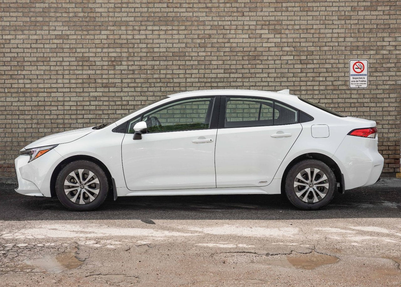 2024 Toyota Corolla LE HYBRID AWD
