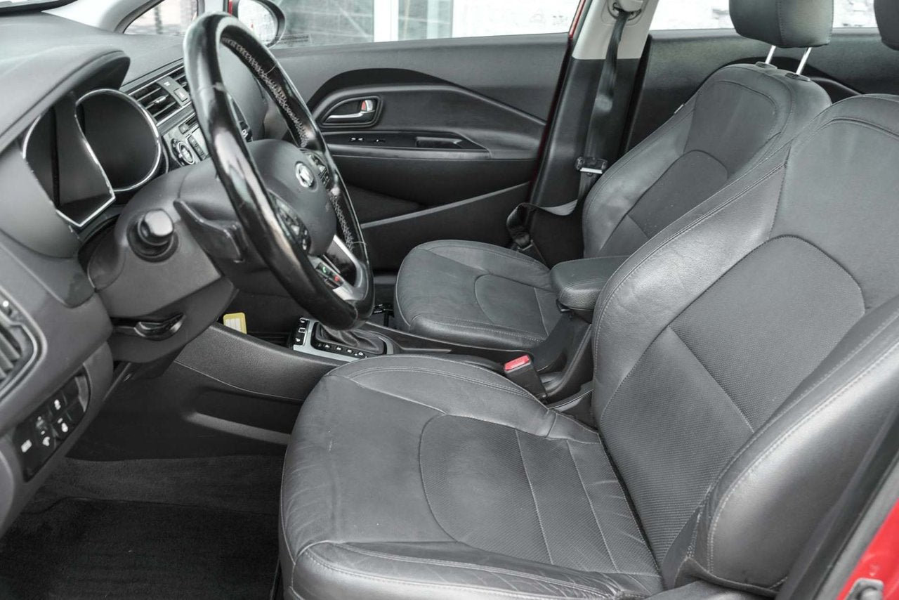 2016 Kia Rio SX; CUIR TOIT CAMERA SIEGE CHAUFFANT BLUETOOTH MAG