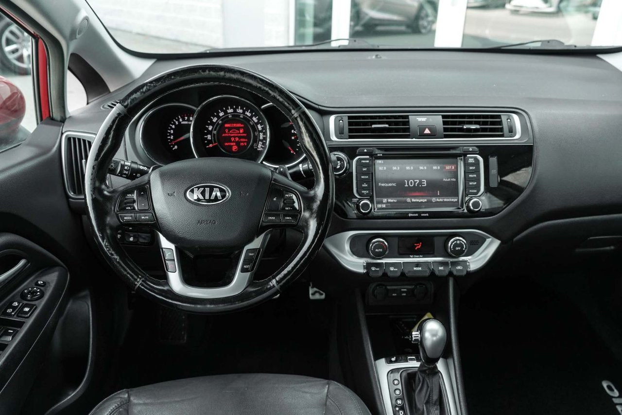 2016 Kia Rio SX; CUIR TOIT CAMERA SIEGE CHAUFFANT BLUETOOTH MAG