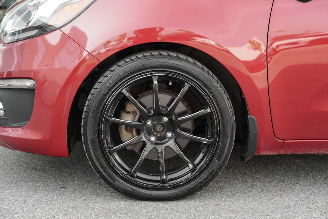 2016 Kia Rio SX; CUIR TOIT CAMERA SIEGE CHAUFFANT BLUETOOTH MAG