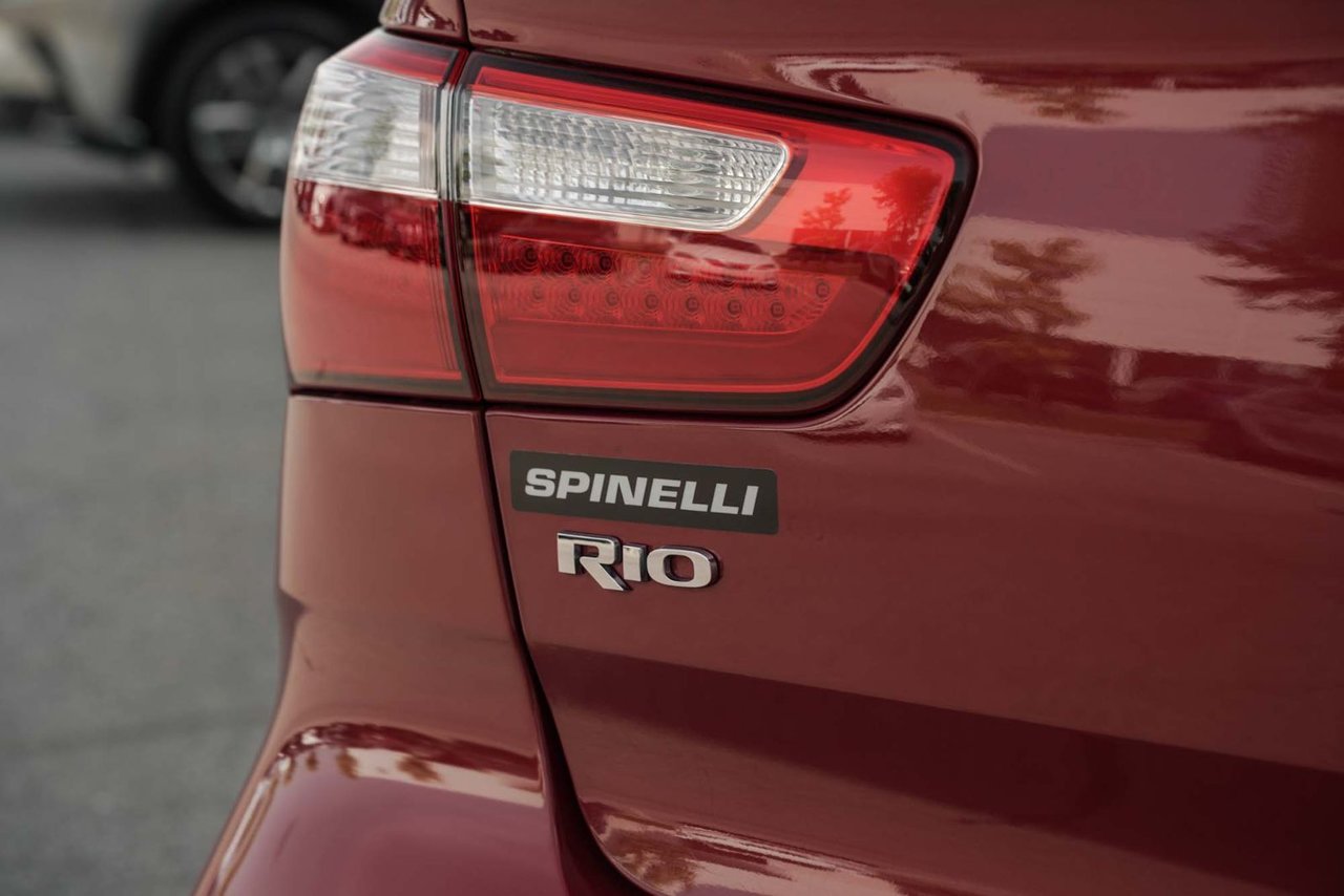 2016 Kia Rio SX; CUIR TOIT CAMERA SIEGE CHAUFFANT BLUETOOTH MAG