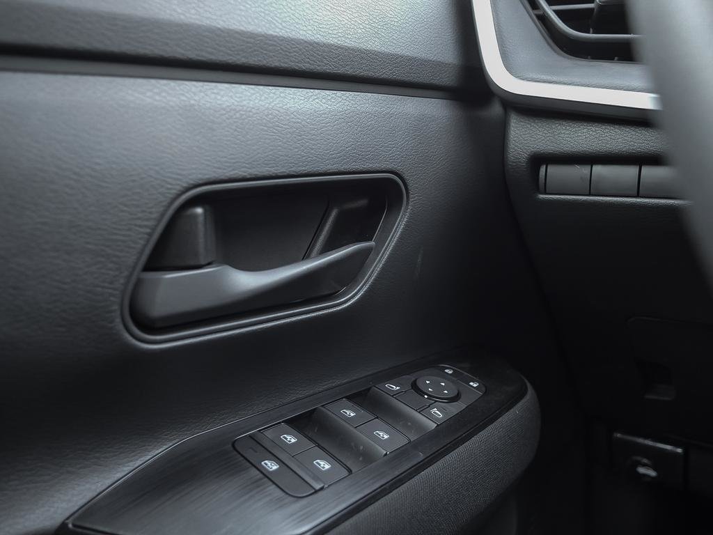 2025 Nissan Kicks S FWD