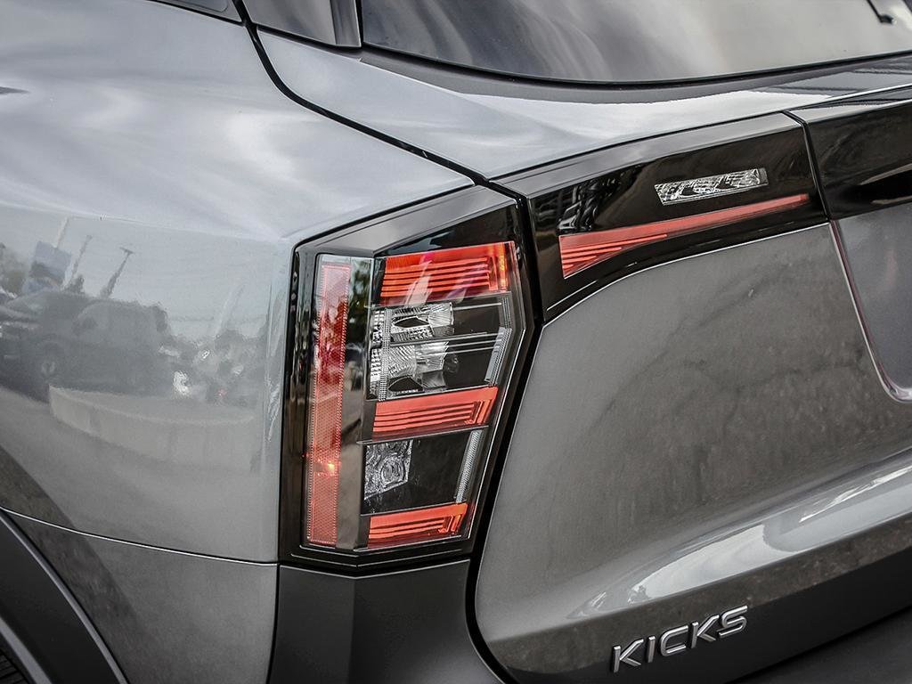 2025 Nissan Kicks SV AWD