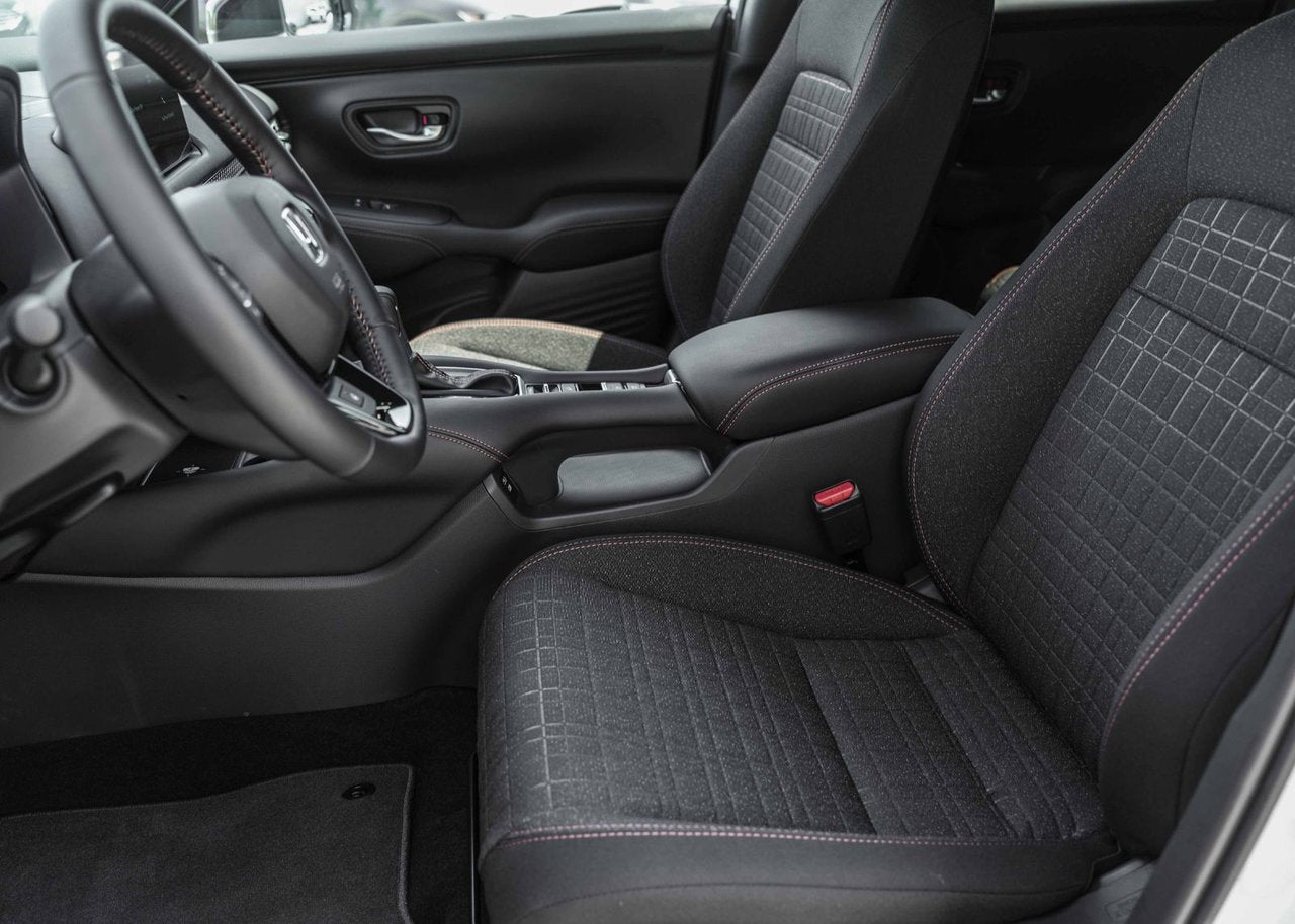 2026 Honda HR-V SPORT AWD; TOIT CAMERA ANGLES MORT MAGS 18