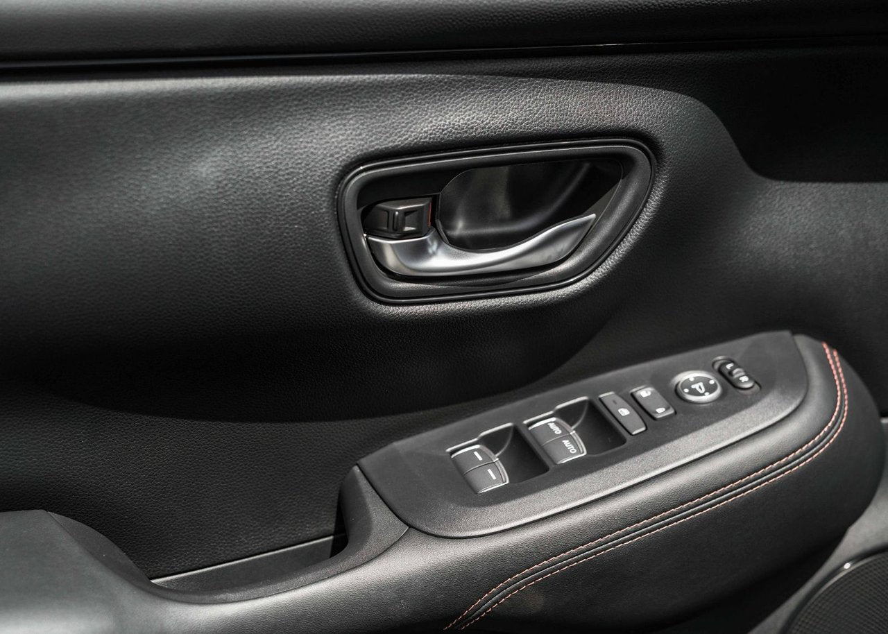 2026 Honda HR-V SPORT AWD; TOIT CAMERA ANGLES MORT MAGS 18