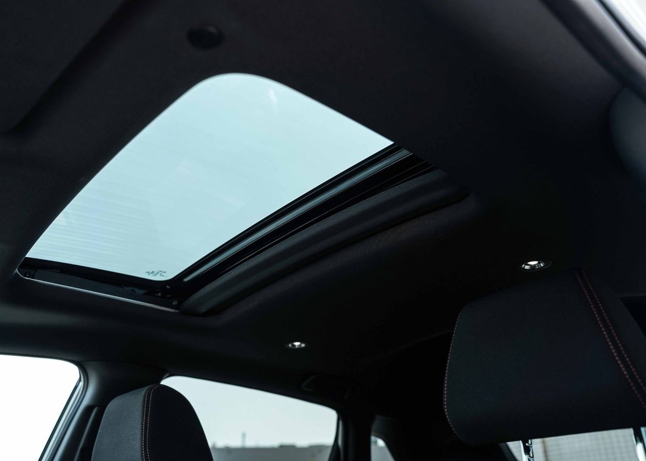 2026 Honda HR-V SPORT AWD; TOIT CAMERA ANGLES MORT MAGS 18