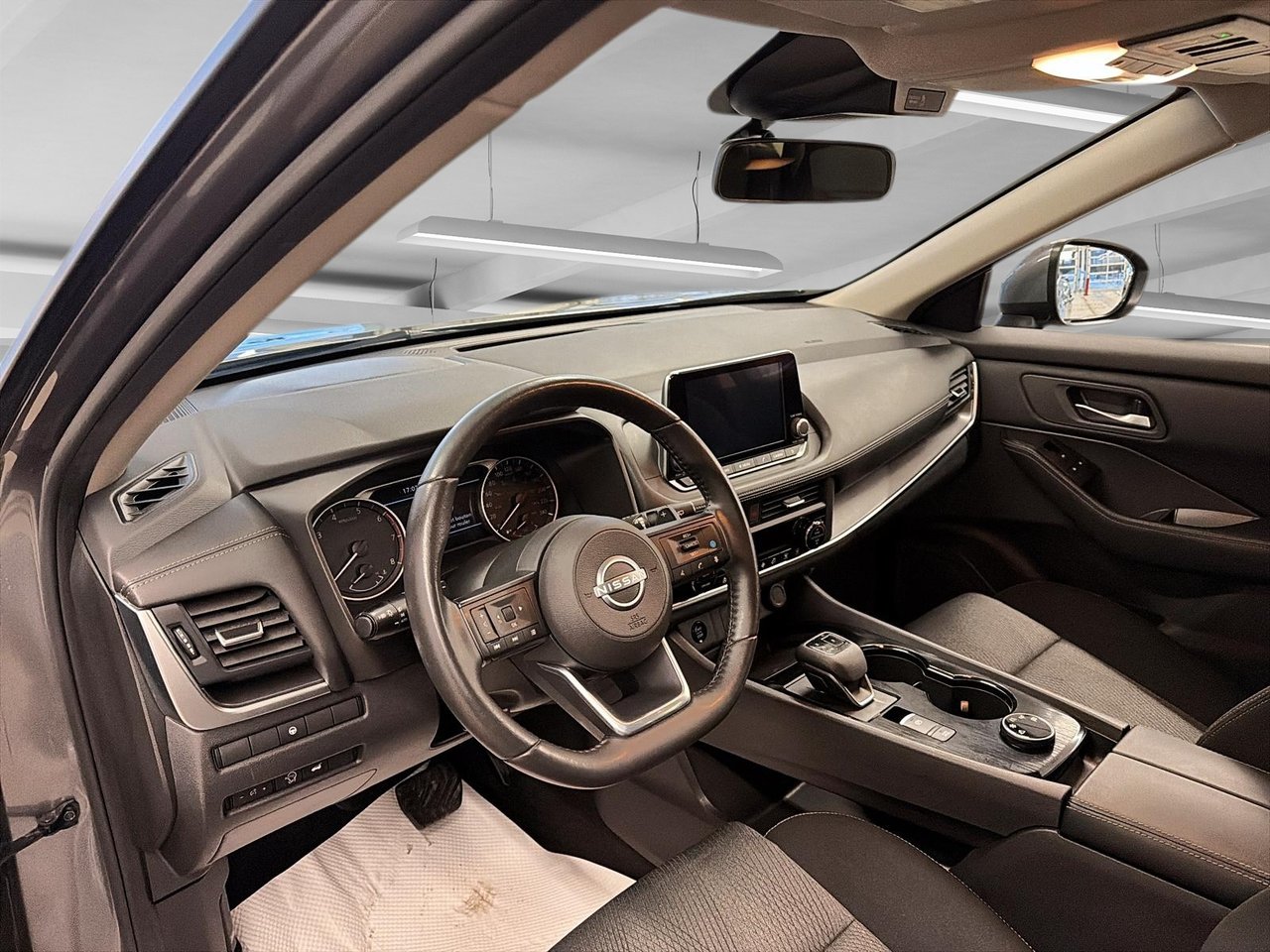 2024 Nissan Rogue SV Moonroof