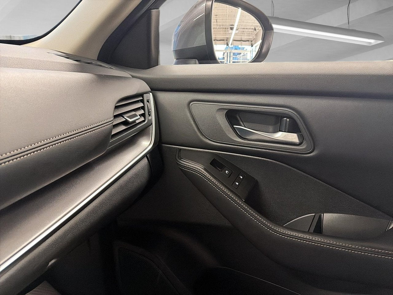 2024 Nissan Rogue SV Moonroof