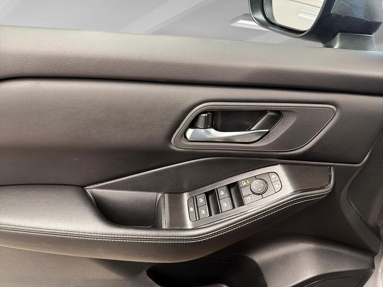 2024 Nissan Rogue SV Moonroof